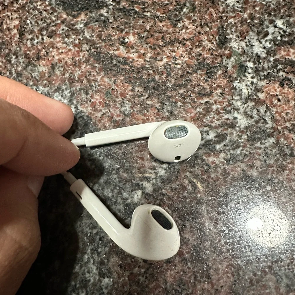 Apple EarPods 3.5mm Connection